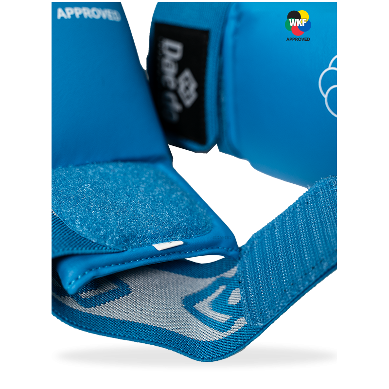 Gants de Karaté avec pouce  WKF Officiels – Équipement de Compétition | ArtsMartiaux.fr