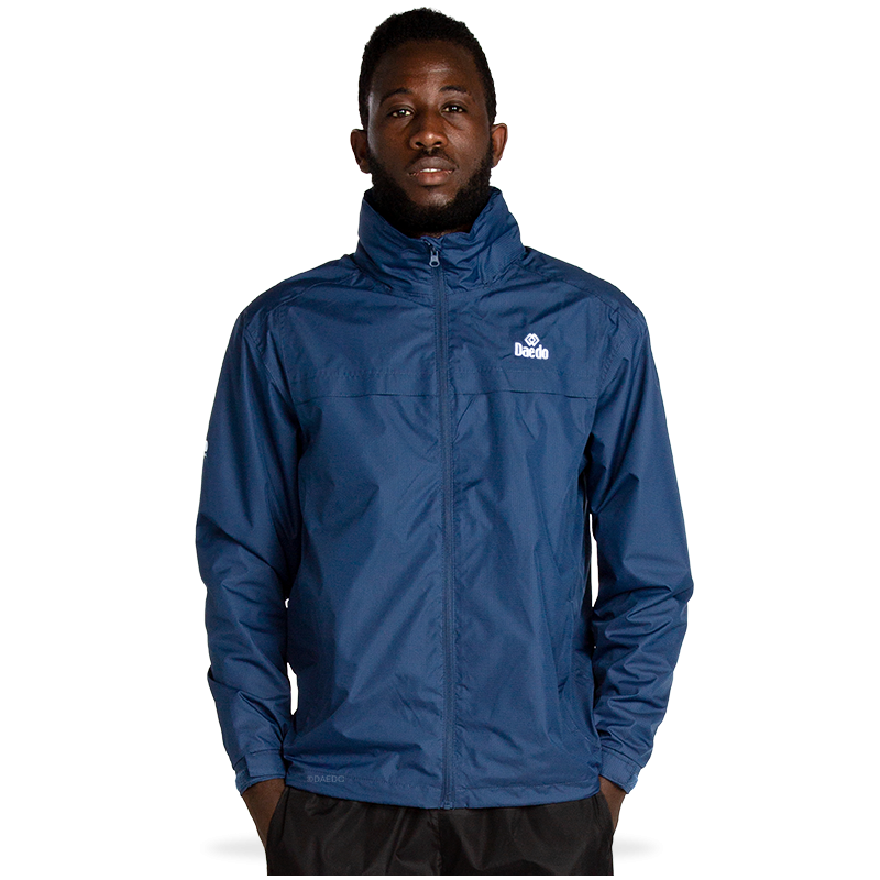 Découvrez notre coupe-vent en polyester , disponible dans une large gamme de tailles . Idéal pour les activités sportives