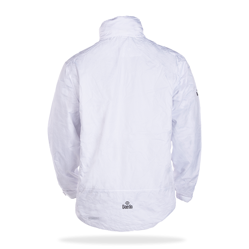 Découvrez notre coupe-vent en polyester , disponible dans une large gamme de tailles . Idéal pour les activités sportives