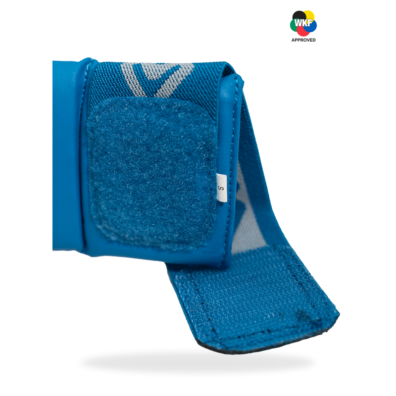 Gants de Karaté WKF Sans pouce – Compétition Officielle | ArtsMartiaux.fr