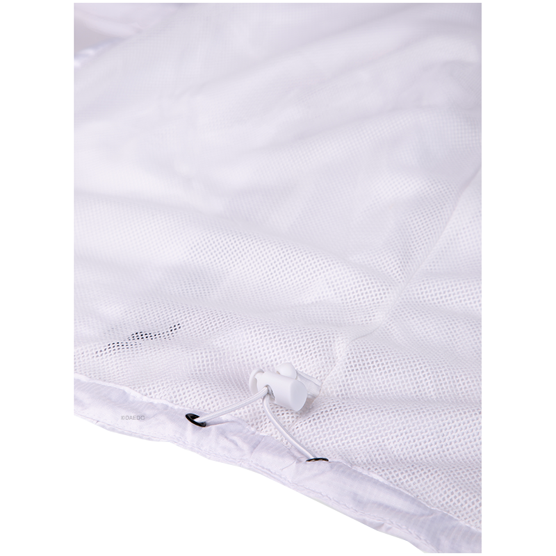 Découvrez notre coupe-vent en polyester , disponible dans une large gamme de tailles . Idéal pour les activités sportives
