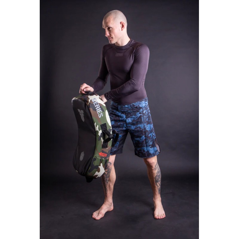 Bouclier de frappe de combattant - MULTI GRIP - Série tactique - Prem
